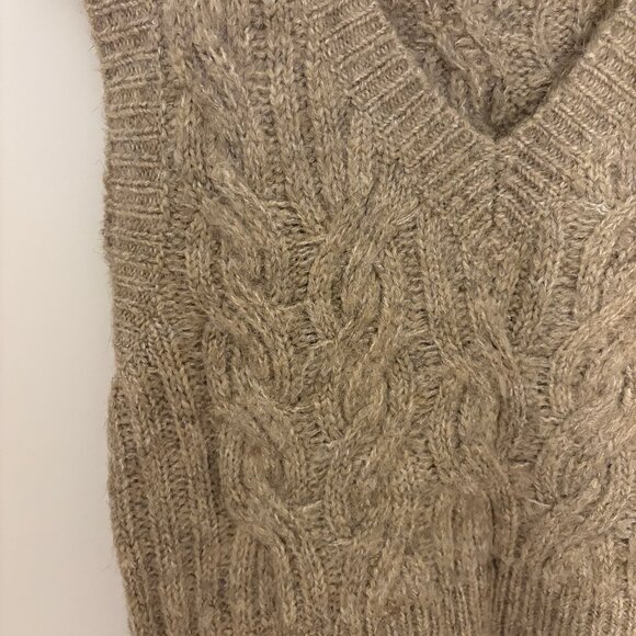 Astr the label Taupe sweater vest - Picture 2 of 3